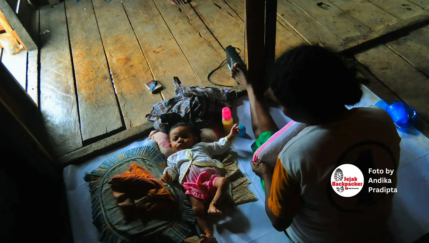 Potret ibu dan bayi di Raja Ampat