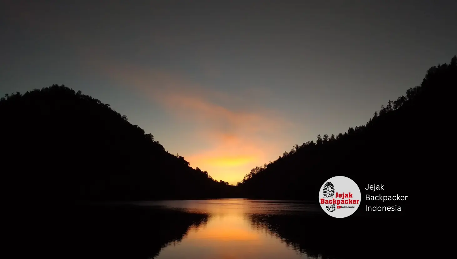 Sunset di Ranu Kumbolo (foto Gema Akbar)