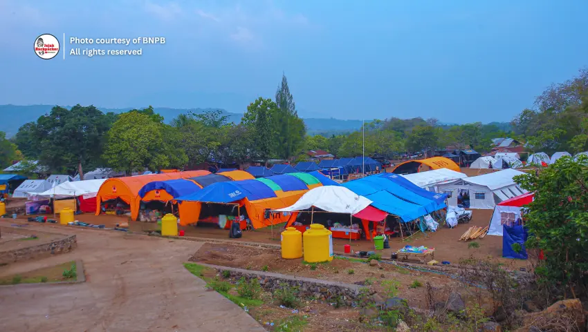 Suasana di salah satu posko pengungsian