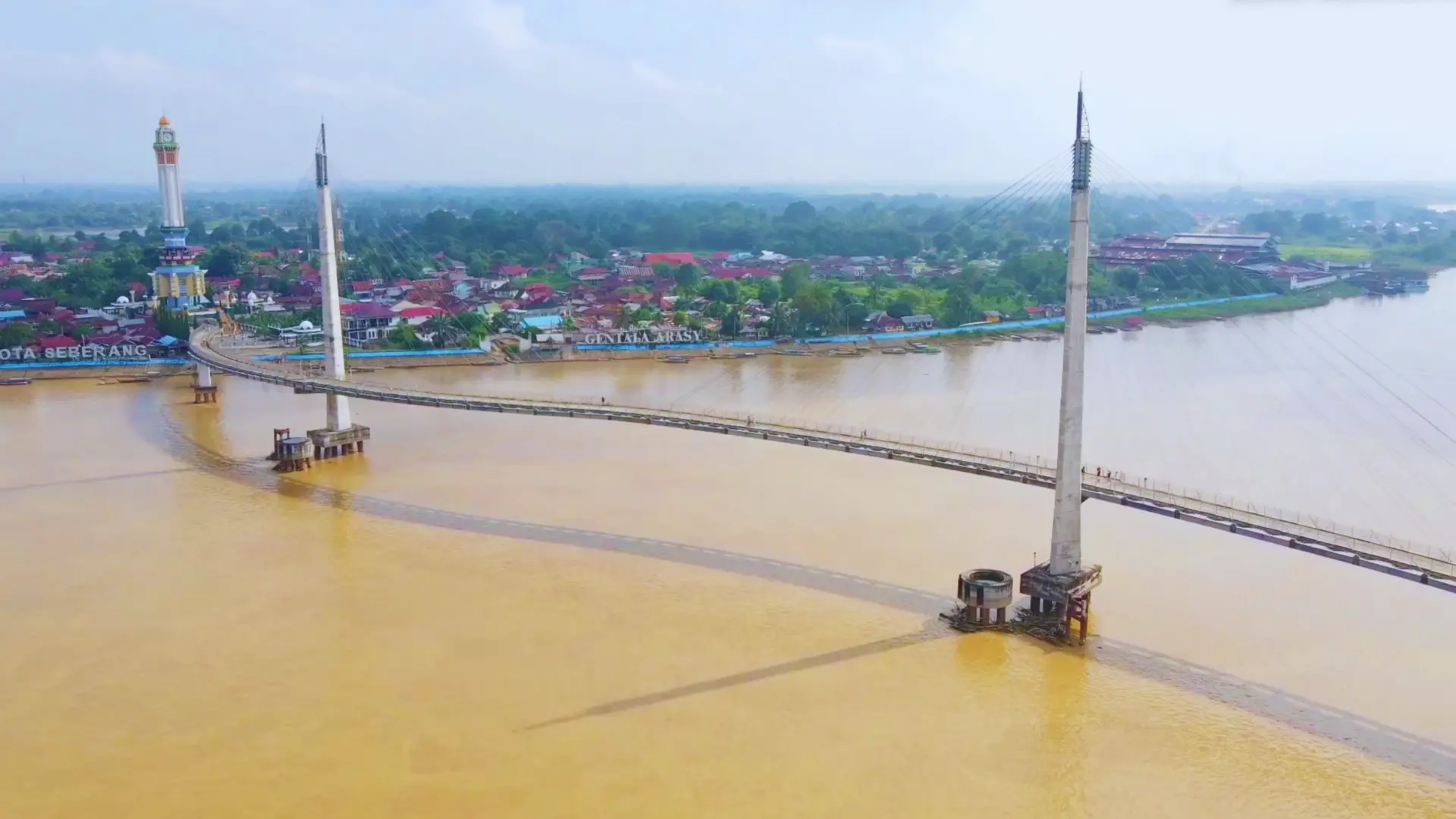 Gambar udara Sungai Batanghari di Jambi (foto: Youtube Jojo Hutagalung)